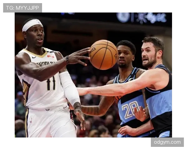 霍勒迪无球跑动制造防守裂隙,3D价值再成雄鹿胜负手 霍勒迪无球跑动制造防守裂隙,3D价值再成雄鹿胜负手